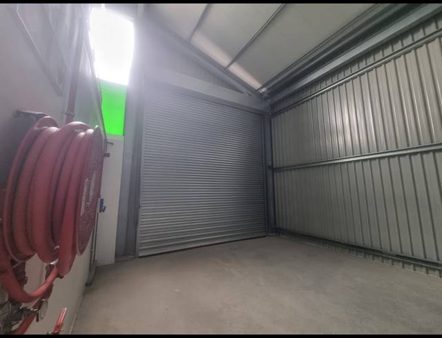 400M² WAREHOUSE TO LET IN PHILIPPI